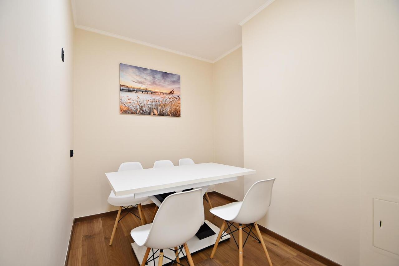 Wola Apartment Warsaw Ngoại thất bức ảnh